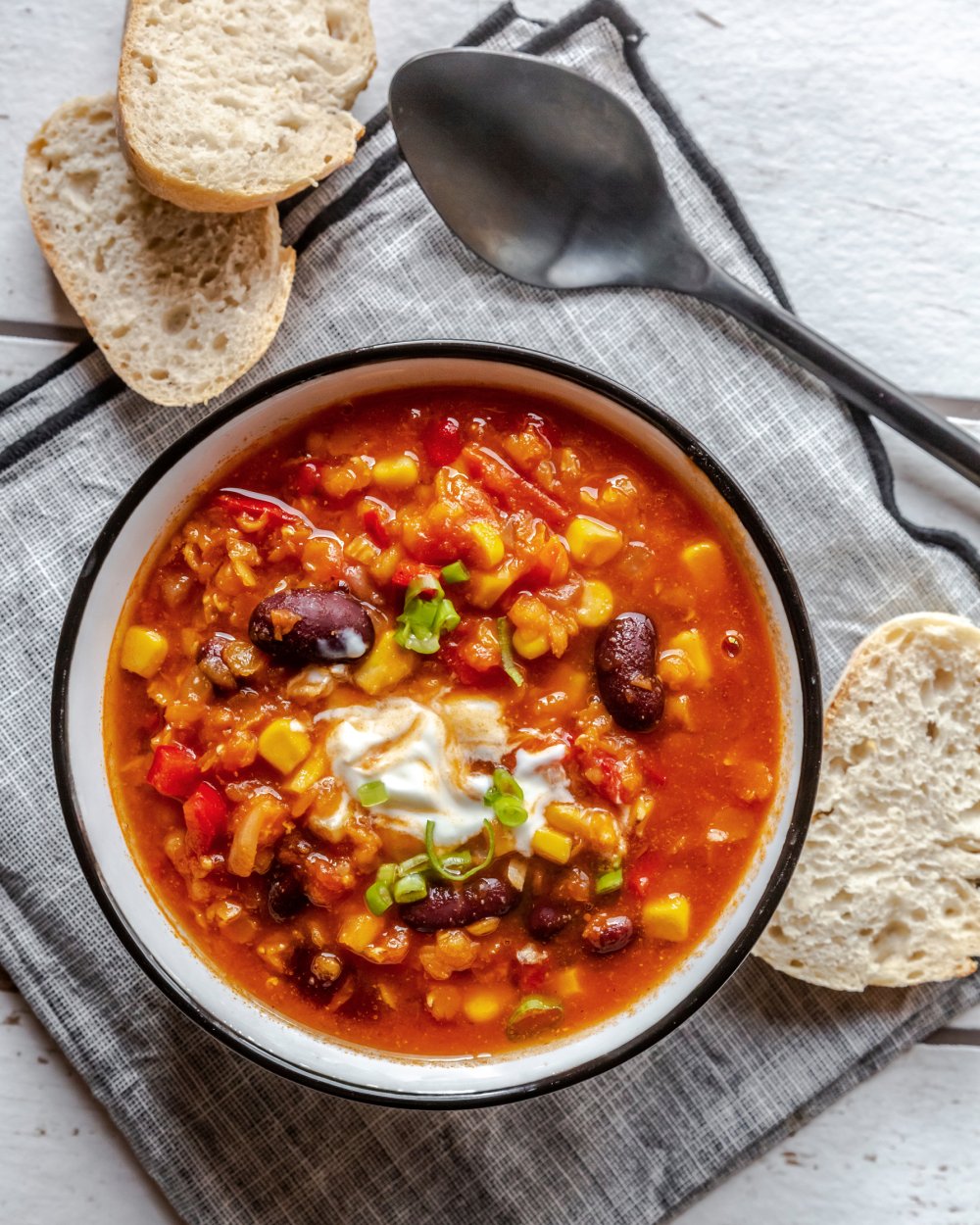 Chili sin carne aux haricots et à la courge
